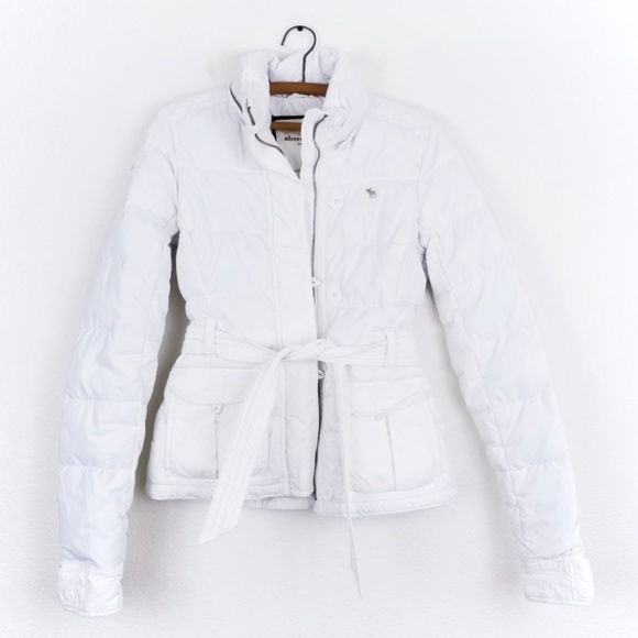 Abercrombie & Fitch Other - Abercrombie white puffer jacket